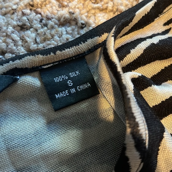 Vintage 90’s 100% silk lepord print wrap skirt for Victoria’s Secret! - Picture 3 of 3